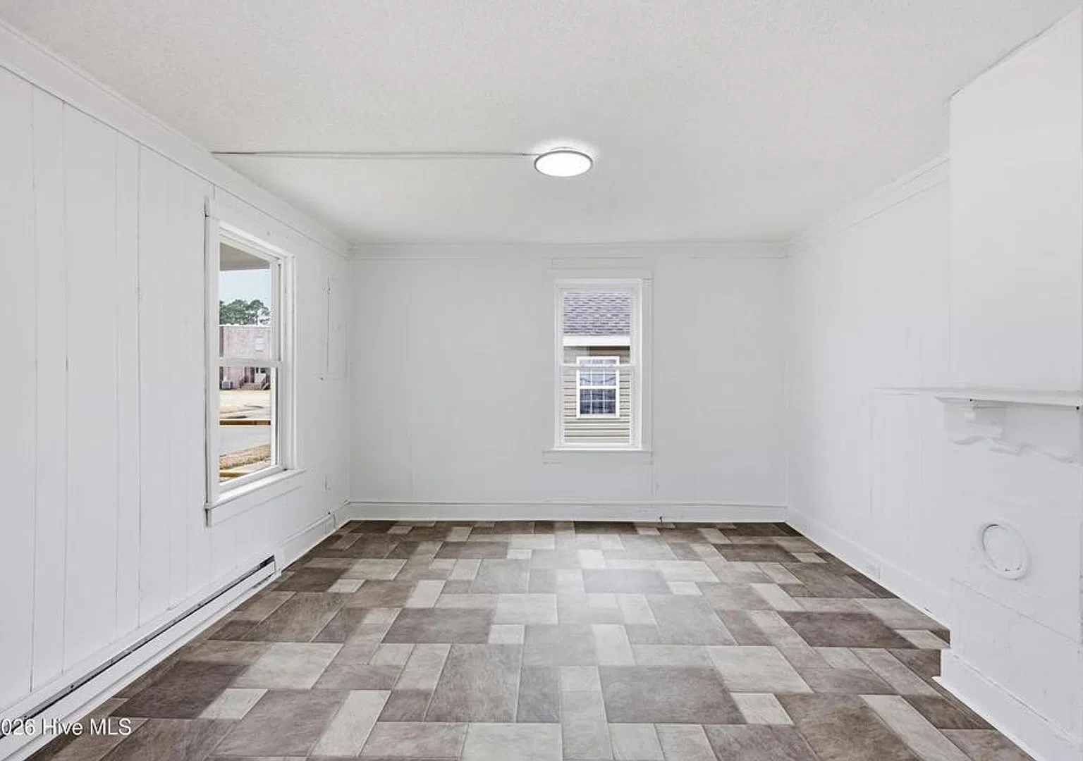 200 Queen Street — Photo 3
