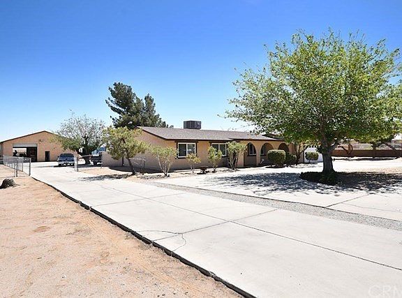 3rd image of 10979 Cottonwood Ave