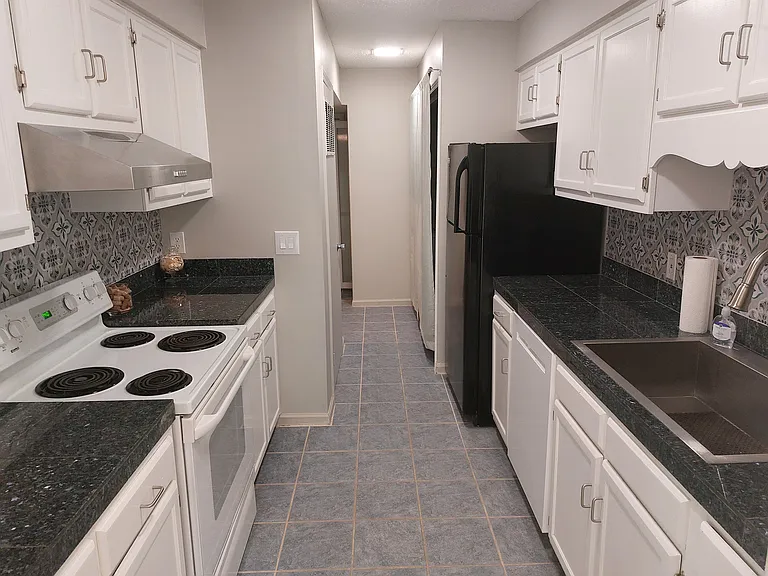 311 Dryden Ln — Photo 10