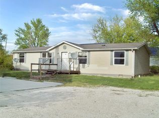 360 W 2nd St, Baylis, IL 62314