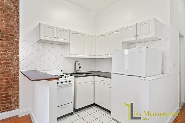 Rented by Lisa Management Inc | media 13