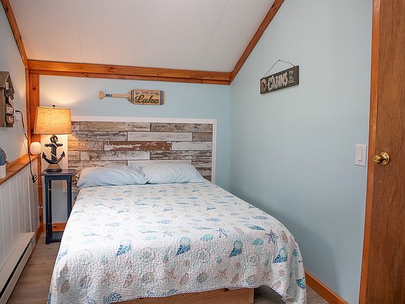 Second bedroom with double bed