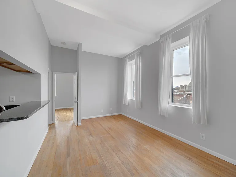 186 Wayne St #321D — Photo 2
