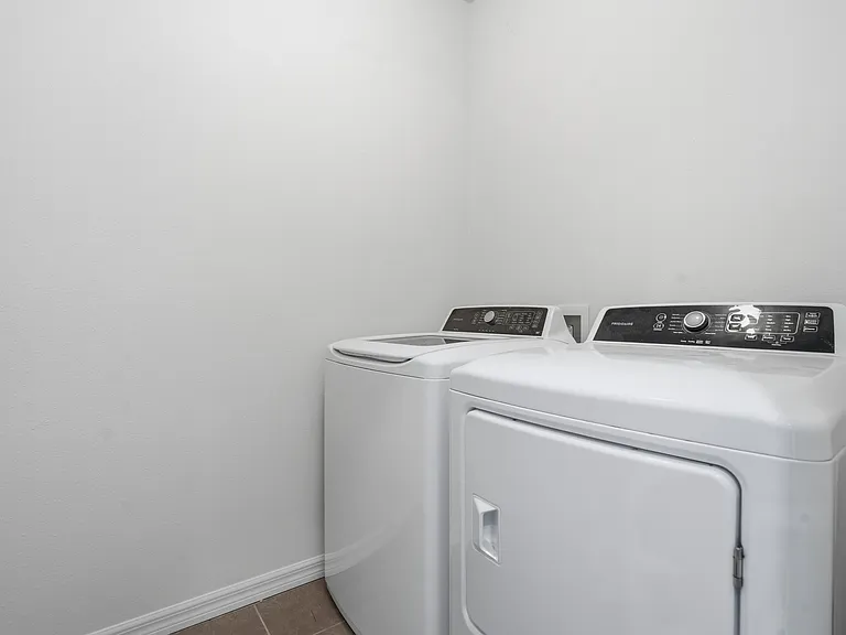 32745 Pez Landing Ln — Photo 18