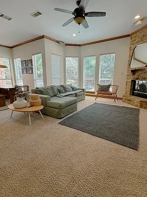 4 bed, 3801 sqft, $6,500 — Photo 4