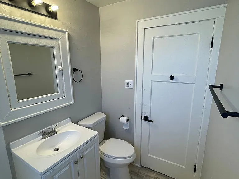 2338 W Keefe Ave #2338A — Photo 2