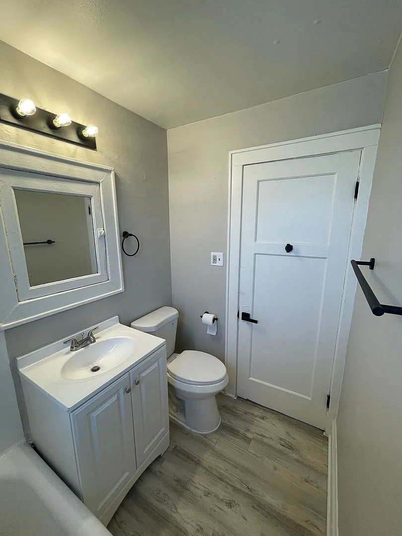 Building Photo - 2338 W Keefe Ave #2338A