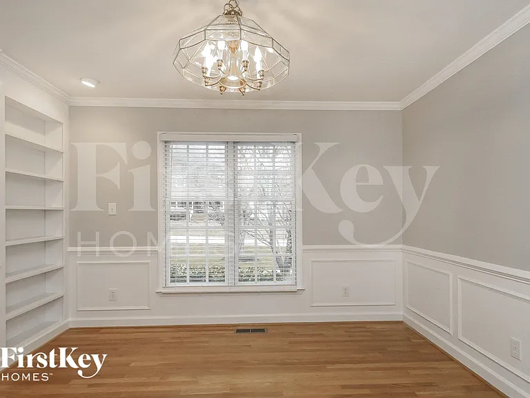6866 Greenbrook Dr — Photo 5
