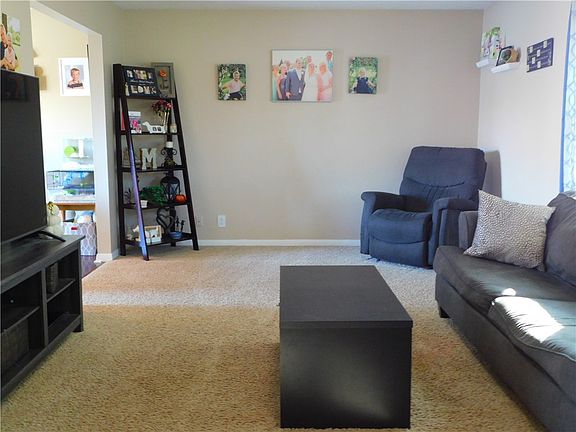 3rd image of 1834 Belmont Dr