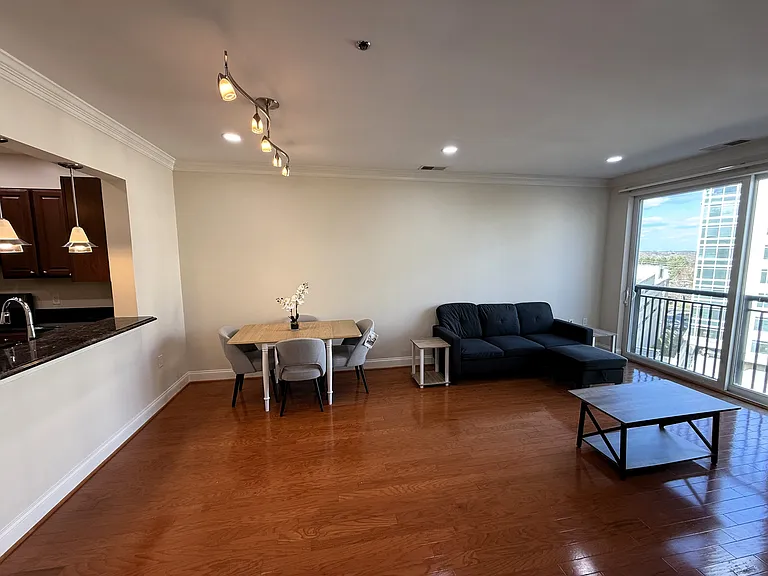 38 Maryland Ave #608 — Photo 5