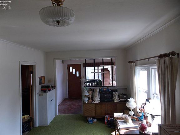 2nd image of 606 S Buchanan St