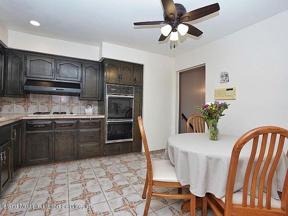 5th image of 110 Tysens Ln #1