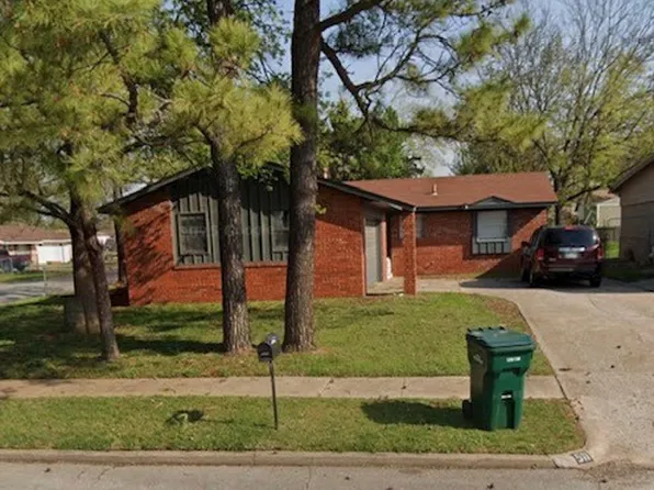 511 W Angus Dr, Sand Springs, OK 74063