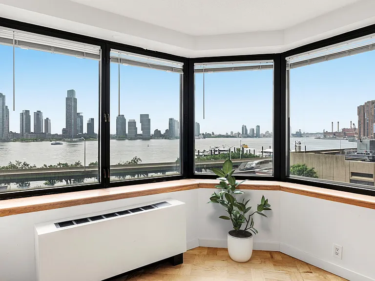 415 E 37th St #5D — Photo 3