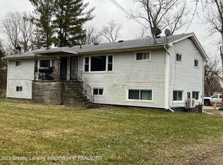 2760 Island Hwy, Charlotte, MI 48813