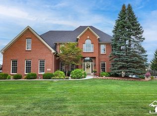 975 Tottenham Pl, Monroe, MI 48161