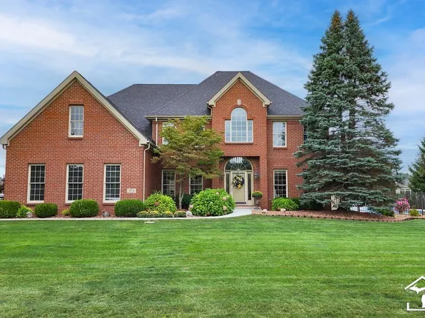 975 Tottenham Pl, Monroe, MI 48161