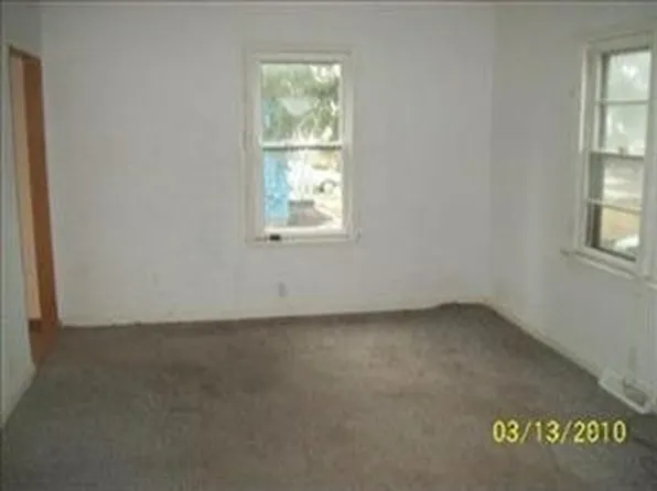 16081 E High St, Middlefield, OH 44062