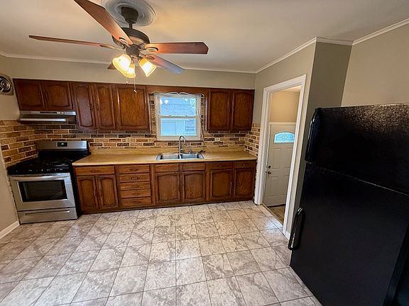 4th image of 9043 Mansfield Ave