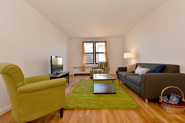 Sold by Nest Seekers International | media 8