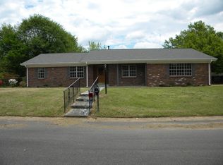 429 Springdale Dr, Columbus, MS 39702