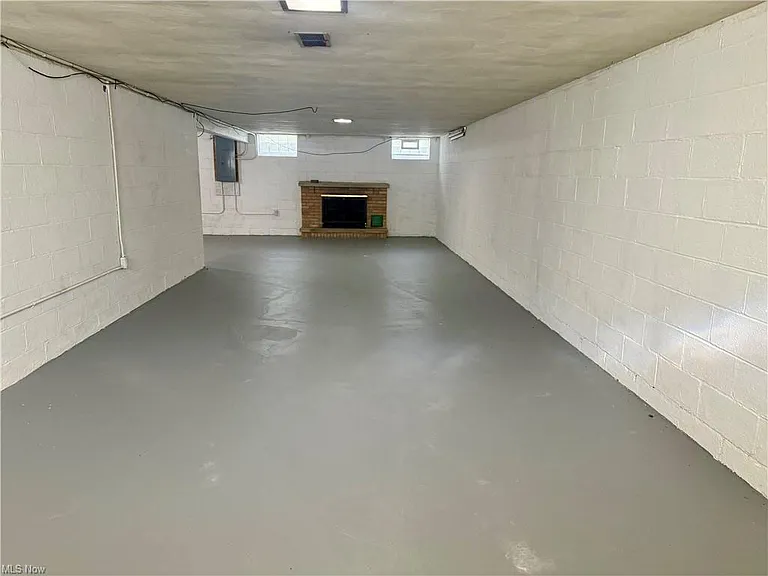 6950 Columbia Rd — Photo 16