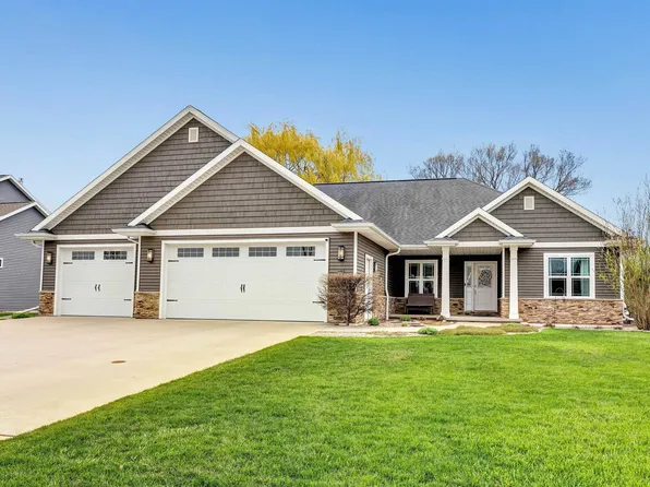 983 Hoks Ridge Ln, De Pere, WI 54115