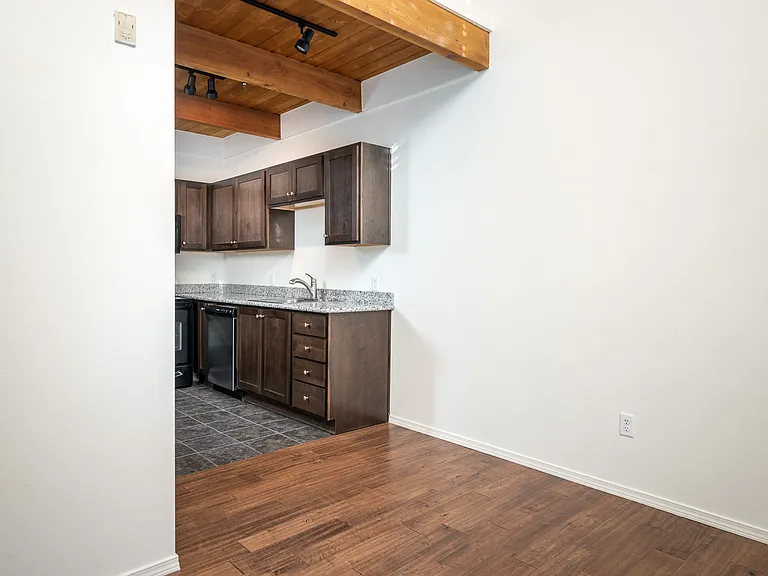 455 NE 24th Ave — Photo 4