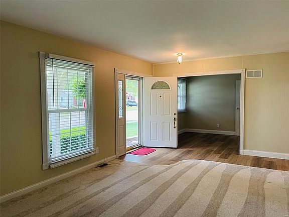 2nd image of 2593 Shorewood Dr