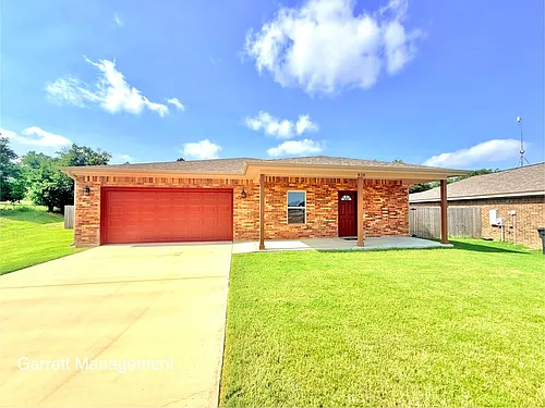 828 Elijah Ln Photo 1
