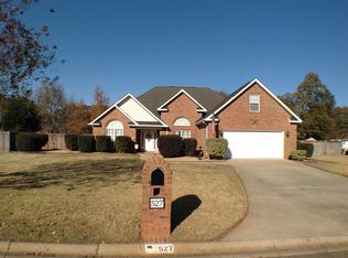 527 Quail Run Dr, Warner Robins, GA 31088