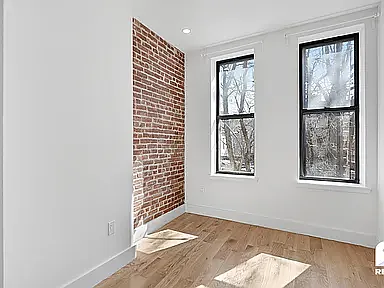 1726 Woodbine St #2R — Photo 5