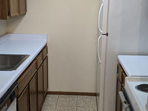 5th image of 7984 Gladys Ave APT 06