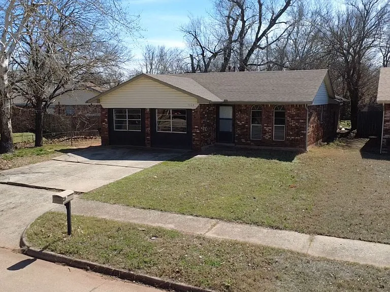 3024 Hillside Dr — Photo 3
