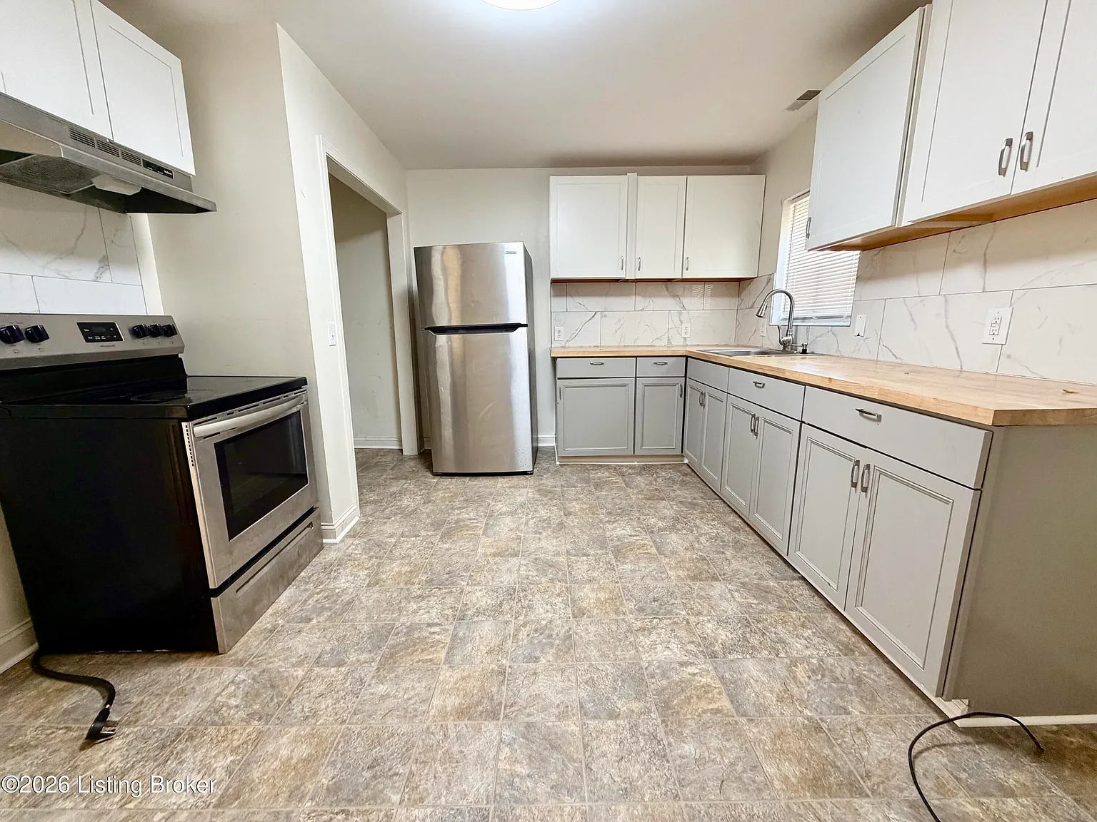 3 bed, 1.0 bath, 1235 sqft, $1,095 — Photo 4