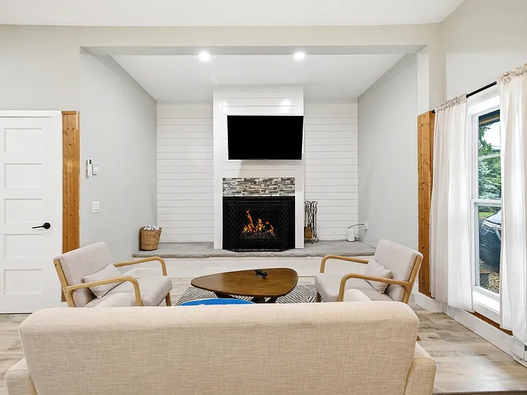 15775 Lakeshore Rd #2 — Photo 34