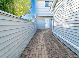 2558 Oakwood Dr, Crown Point, IN 46307