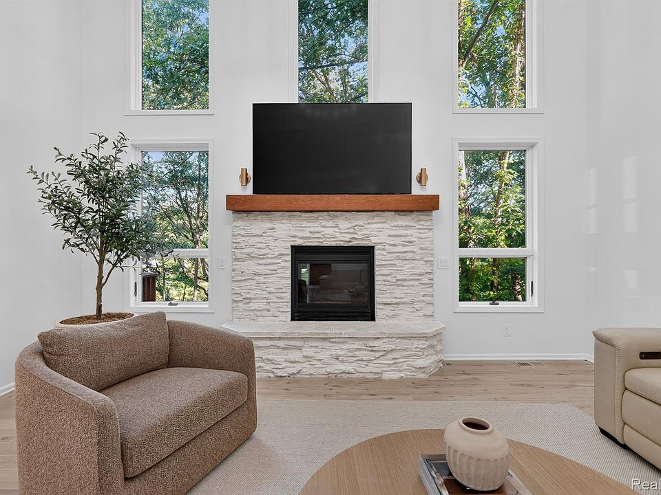 10073 Silver Lake Rd, photo 9