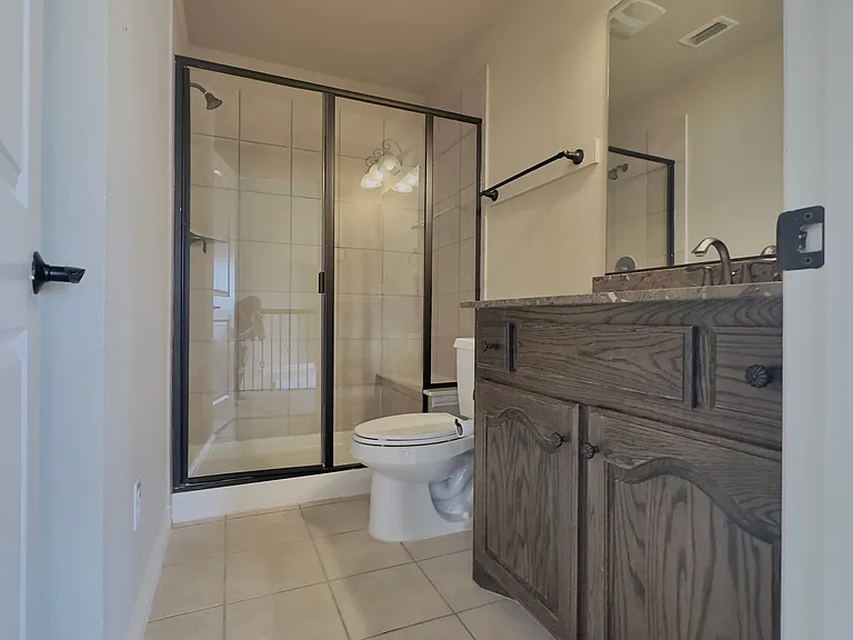 Upstairs bathroom 2