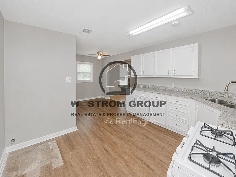 136 Arthur Dr — Photo 14