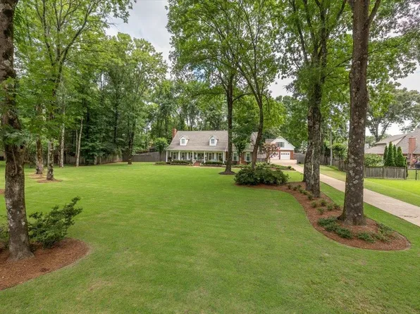 10250 Barn Hill Dr, Collierville, TN 38017