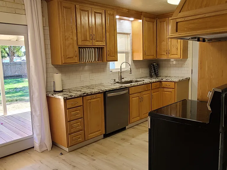 2024 Roble Ave — Photo 13