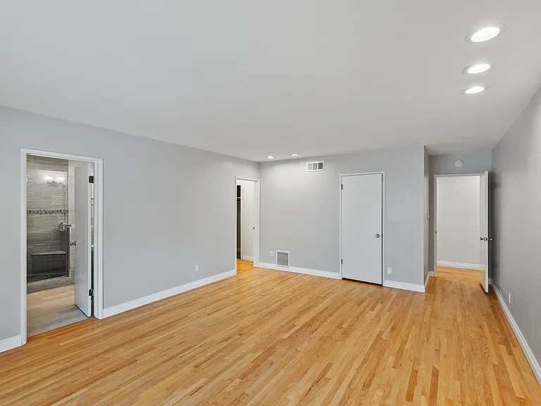 17537 Margate St #1 — Photo 5