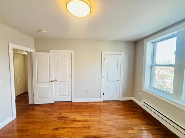 6612 Broadway image 11 of 15