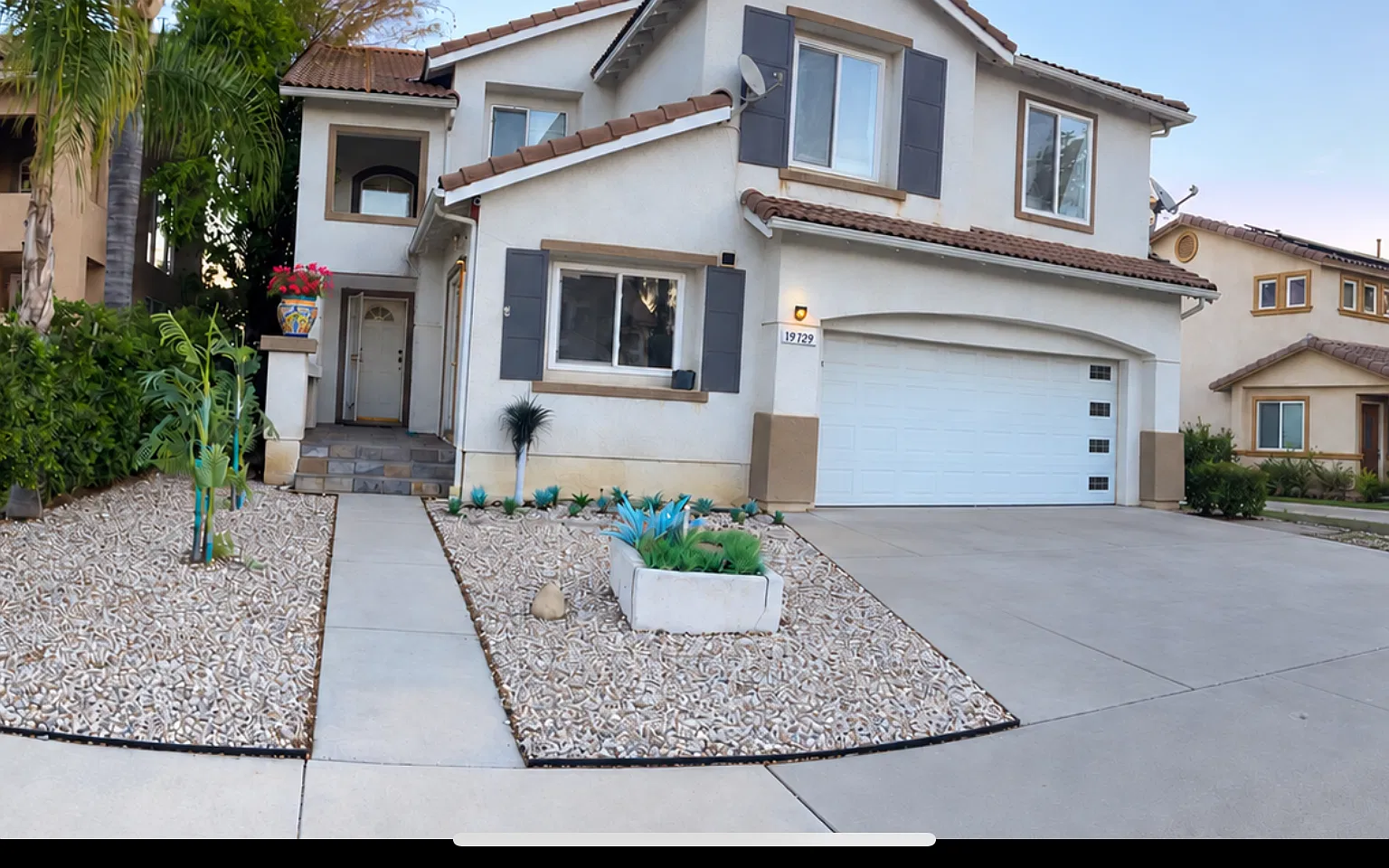 19329 Runnymede St — Photo 1