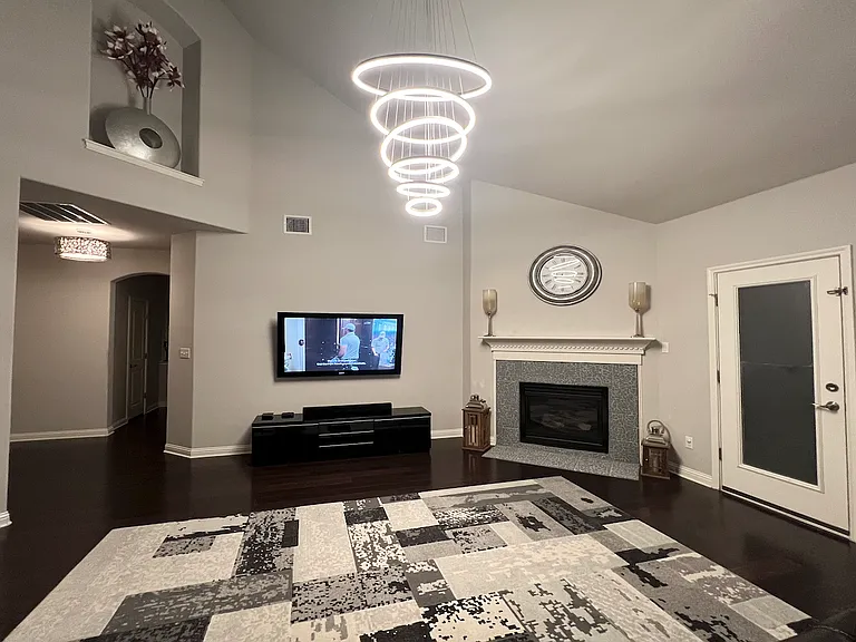 102 Waverly Spire Ct — Photo 16