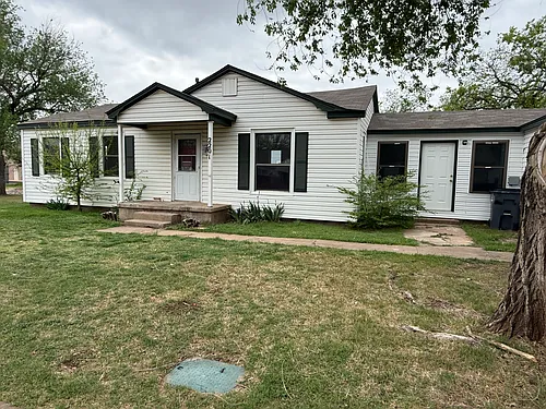 2201 NW Crosby Ave Photo 1