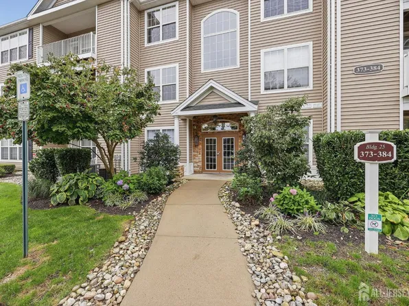 378 Saint Andrews Pl, Englishtown, NJ 07726