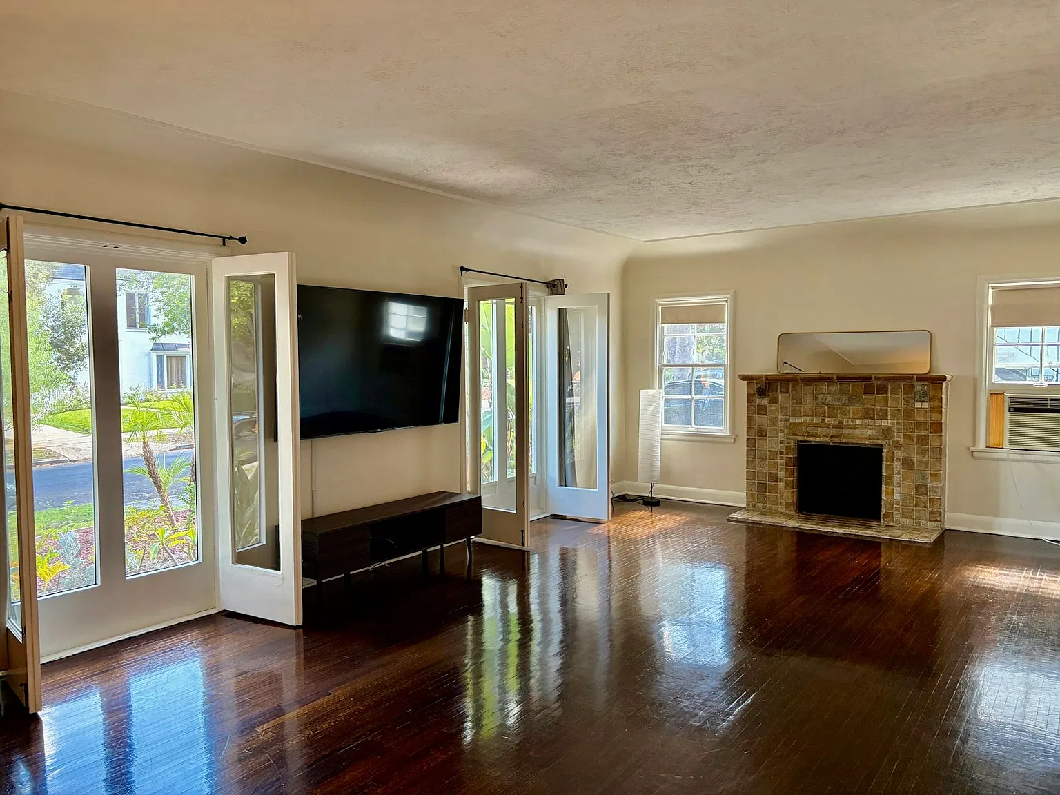 819 South Detroit Street, Unit 2 — Photo 2