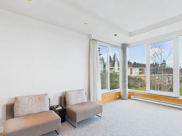 Sayward Hill Cres — Photo 9